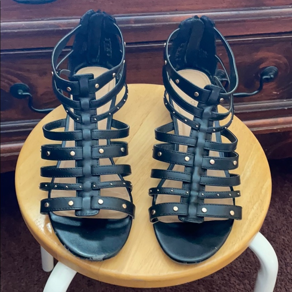 Zipper back low heel sandals